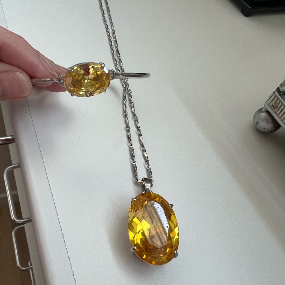 Jewelry set Bracelet and a necklace